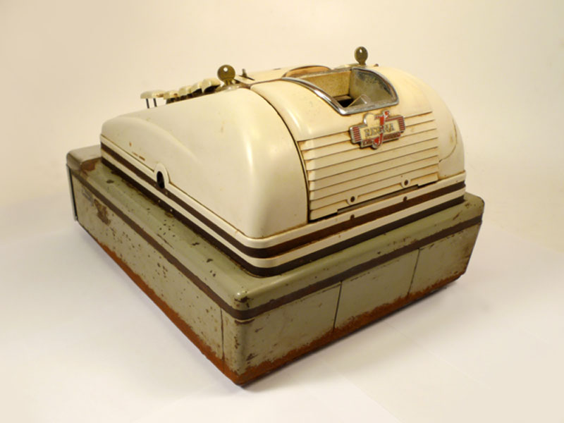 caja registradora regna parte inferior lateral oxidada 31x38x51 1u